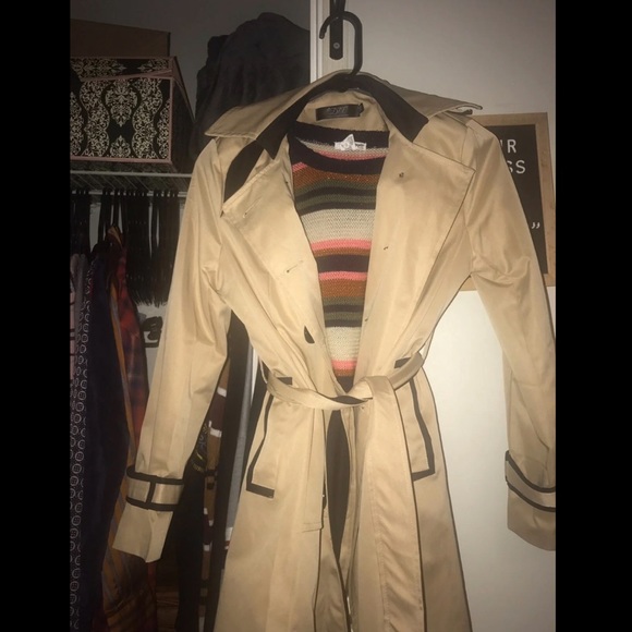 Small Tan Peacoat with Sweater - Picture 4 of 6